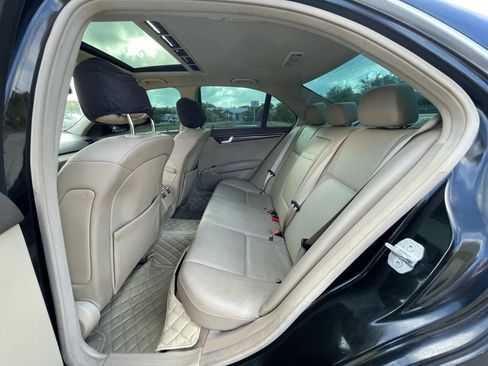 Used 2009 Mercedes-Benz C 300 Sedan image 28