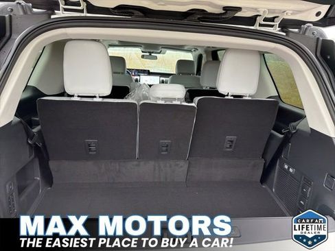 New 2025 Ford Expedition Platinum w/ Platinum Ultimate Package AWD/4WD image 15
