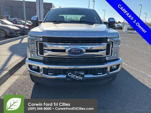 Used 2017 Ford F250 XLT w/ XLT Premium Package image 5
