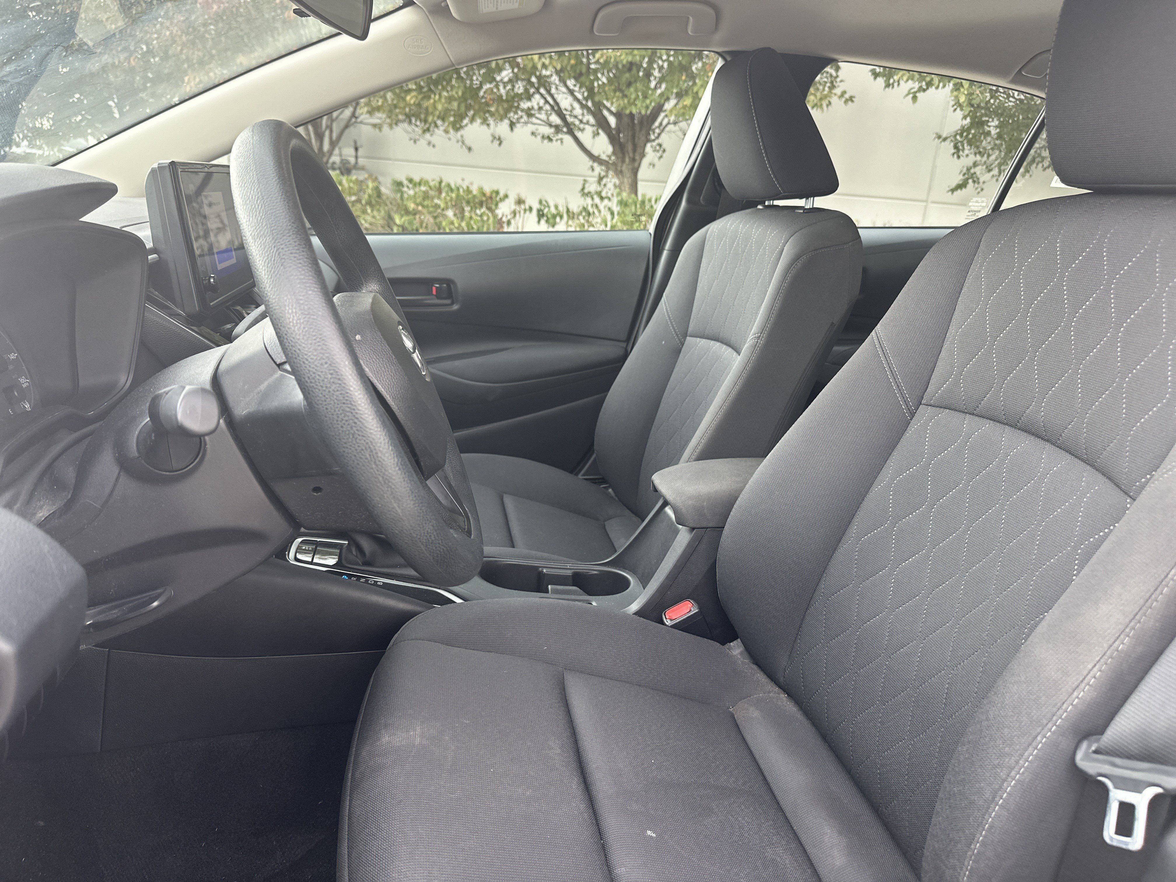 Used 2025 Toyota Corolla LE FWD image 15