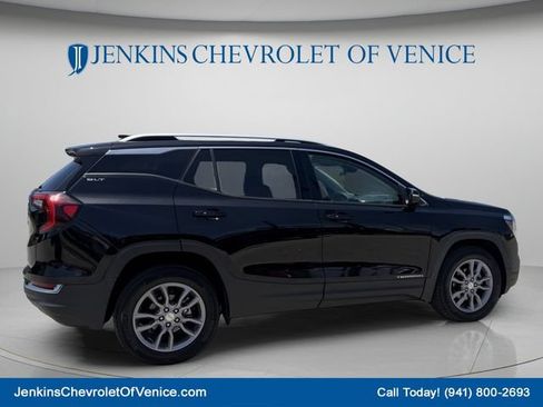 Used 2023 GMC Terrain SLT AWD/4WD image 4