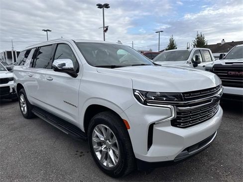 Used 2021 Chevrolet Suburban Premier w/ Premium Package image 4