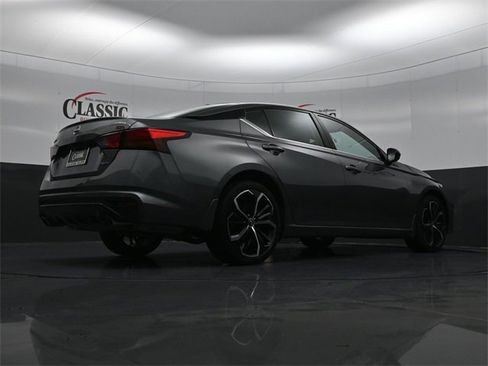 Used 2025 Nissan Altima 2.5 SR image 30