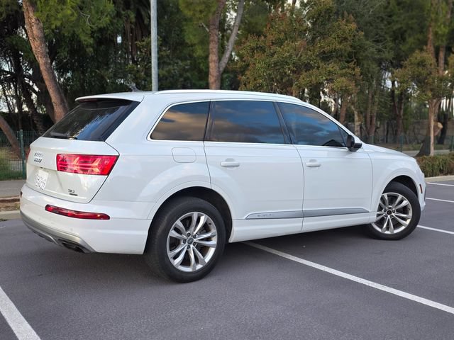 Used 2017 Audi Q7 3.0T Premium AWD/4WD image 10