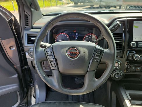 Used 2024 Nissan Titan PRO-4X AWD/4WD image 25