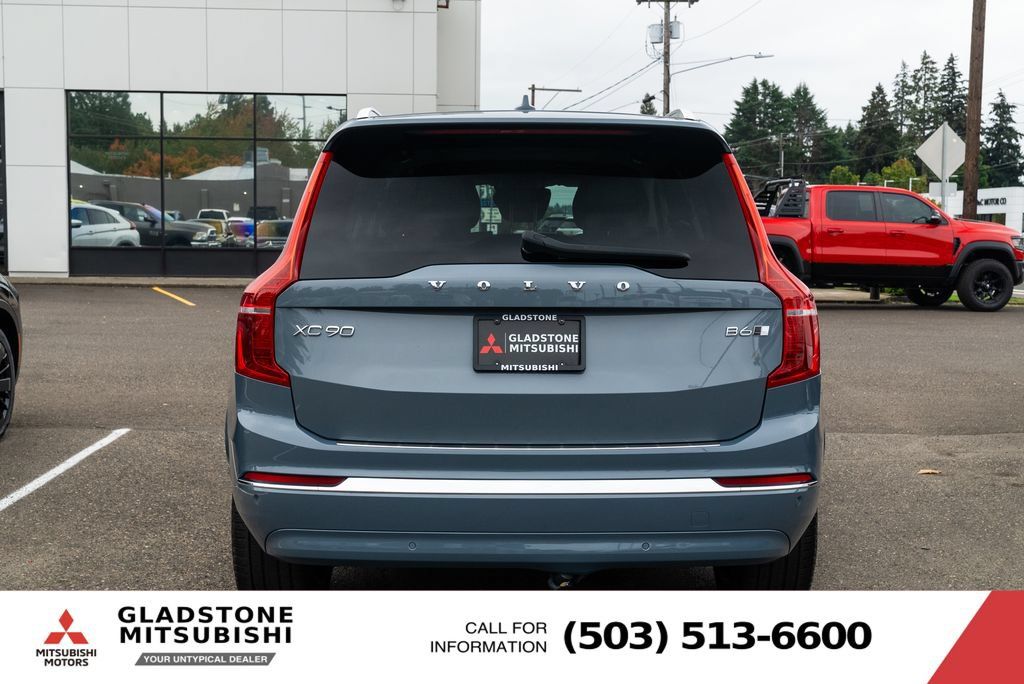 Used 2023 Volvo XC90 B6 Ultimate w/ Protection Package Premier AWD/4WD image 4