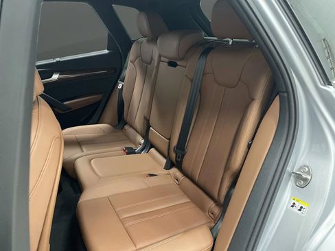 Used 2024 Audi Q5 e Premium Plus w/ Premium Plus Package image 31