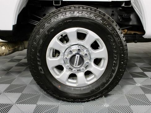 Used 2024 Ford F350 XLT w/ FX4 Off-Road Package image 11