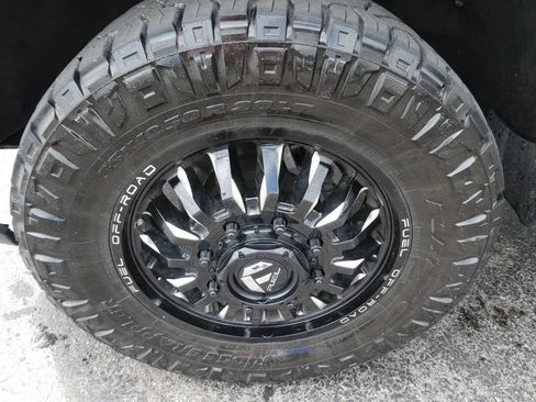 Used 2025 Chevrolet Silverado 3500 LT w/ Leather Package AWD/4WD image 10
