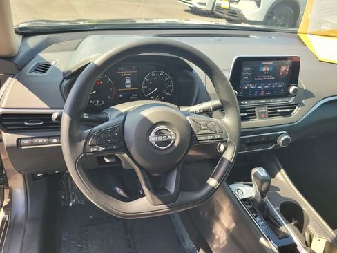 Certified 2025 Nissan Altima 2.5 S FWD image 30