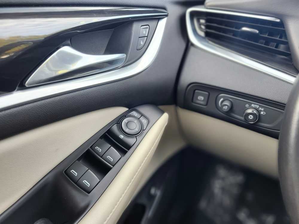 Used 2020 Buick Enclave Essence AWD/4WD image 14