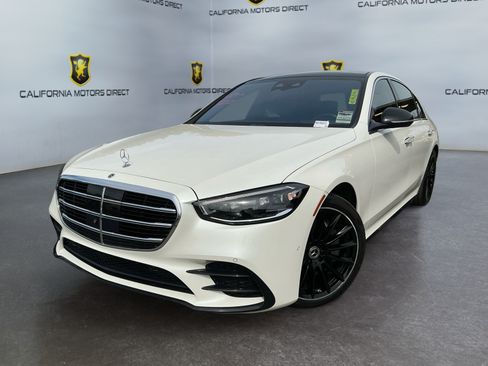 Used 2022 Mercedes-Benz S 580 4MATIC Sedan w/ AMG Line Package image 9