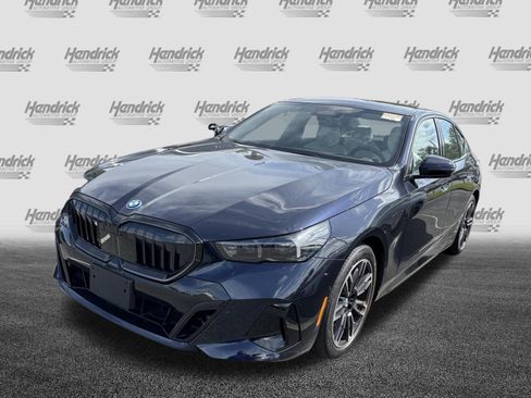 Used 2026 BMW 550e xDrive w/ Premium Package AWD/4WD image 5
