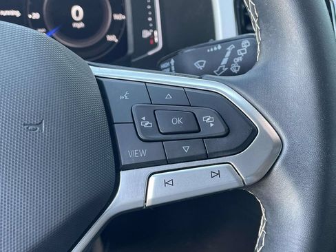 Certified 2022 Volkswagen Atlas Cross Sport SE FWD image 21