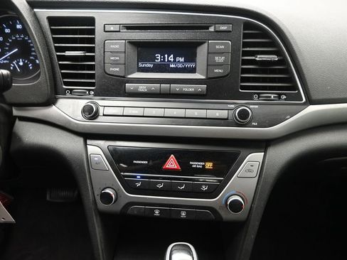 Used 2018 Hyundai Elantra SE w/ Cargo Package image 11