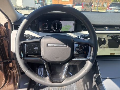 Used 2024 Land Rover Range Rover Evoque S image 15