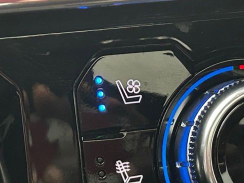 Used 2025 GMC Sierra 2500 Denali Ultimate image 8