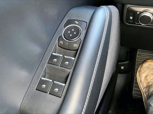 Used 2021 Ford Mustang Mach-E Select image 33