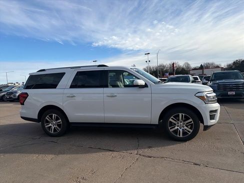Used 2024 Ford Expedition Max Limited image 4