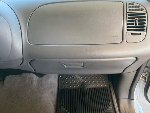 Used 2003 Ford F150 XLT AWD/4WD image 30