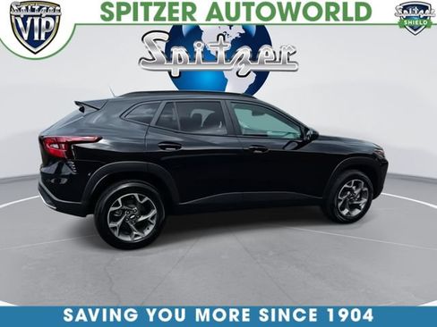 Used 2024 Chevrolet Trax LT w/ Driver Confidence Package FWD image 8