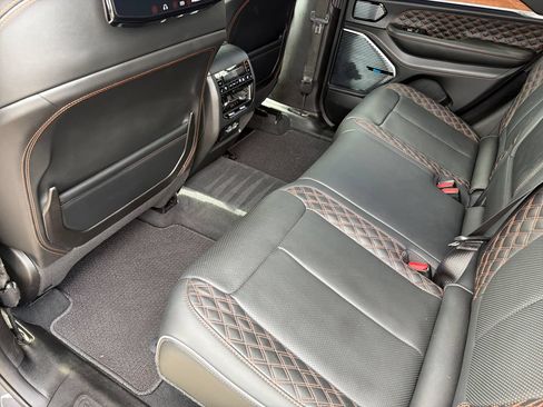 Used 2023 Jeep Grand Cherokee Summit AWD/4WD image 38