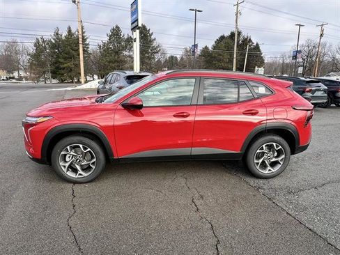 New 2026 Chevrolet Trax LT w/ Driver Confidence Package image 2