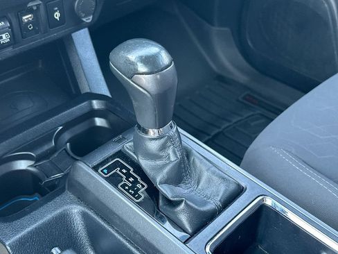 Used 2018 Toyota Tacoma TRD Sport RWD image 22