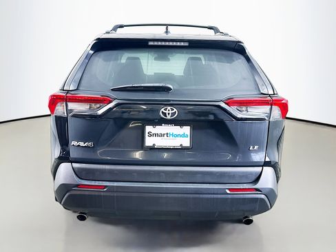 Used 2021 Toyota RAV4 LE image 6