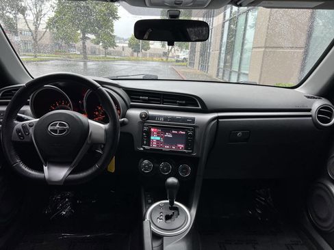 Used 2014 Scion tC FWD image 13