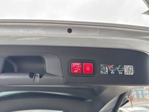 Certified 2025 Mercedes-Benz GLS 450 4MATIC image 28