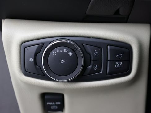 Used 2019 Lincoln Nautilus Reserve FWD image 19