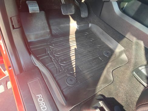 Used 2018 Ford F150 Raptor w/ Equipment Group 802A Luxury image 22