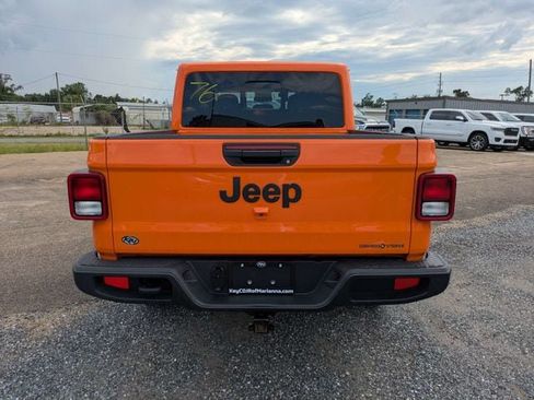 Used 2025 Jeep Gladiator Sport AWD/4WD image 5