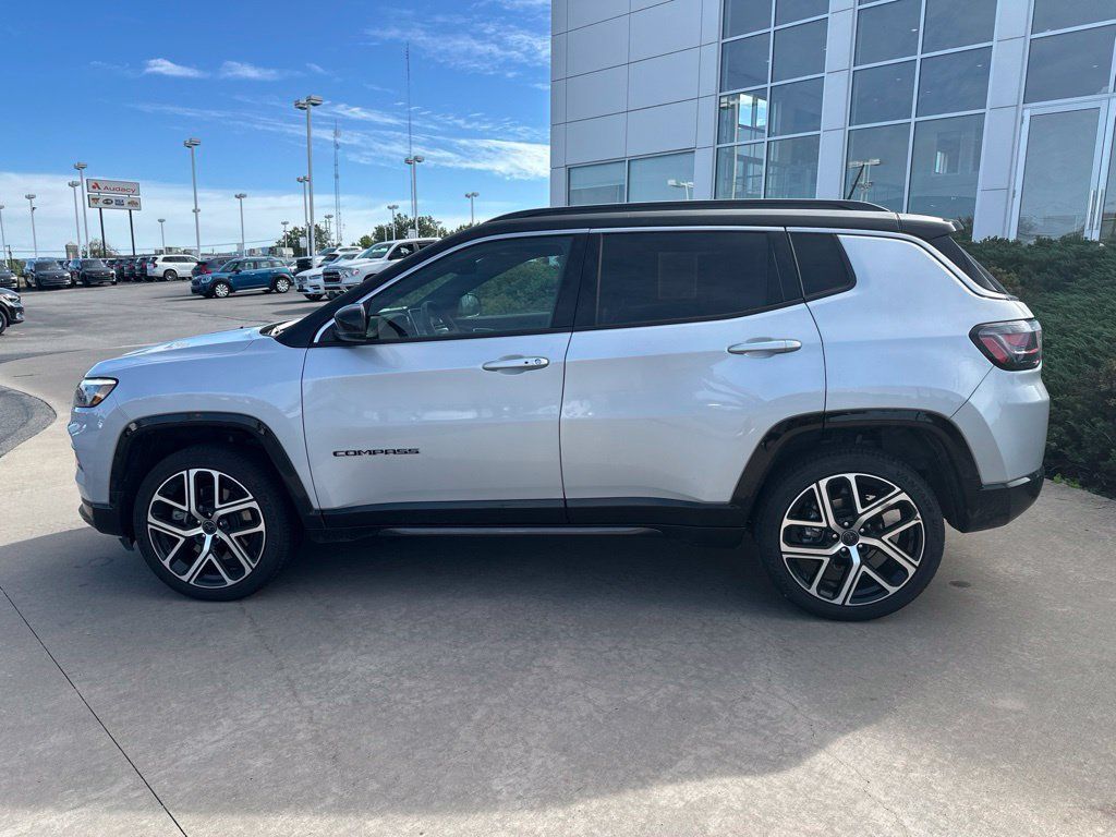 Used 2025 Jeep Compass Limited w/ Elite Group AWD/4WD image 8
