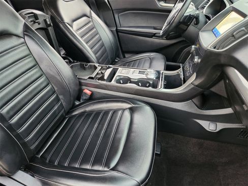 Used 2020 Ford Edge SEL image 21