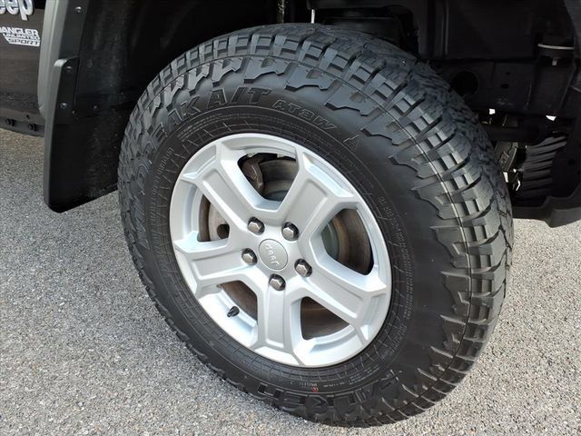 Used 2021 Jeep Wrangler Unlimited Sport AWD/4WD image 4