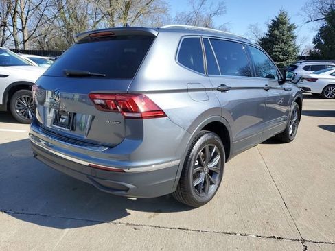 Used 2024 Volkswagen Tiguan SE image 4