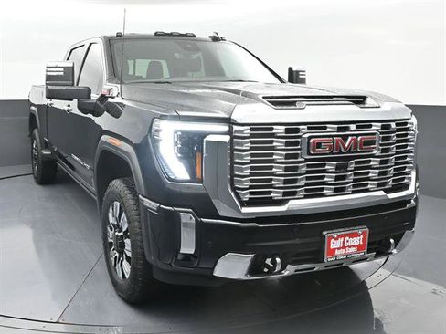 Used 2025 GMC Sierra 2500 Denali w/ Denali Reserve Package AWD/4WD image 3