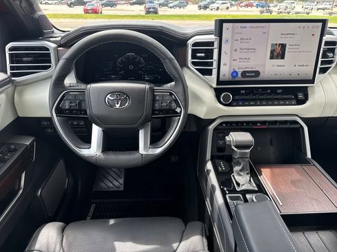 Used 2025 Toyota Sequoia Capstone AWD/4WD image 25