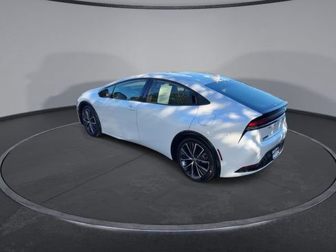 Used 2025 Toyota Prius XLE image 12