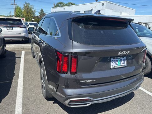 Used 2023 Kia Sorento EX AWD/4WD image 4