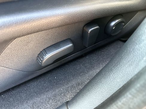 Used 2024 Subaru Crosstrek 2.5i Limited w/ Crosstrek Mirror Package image 12