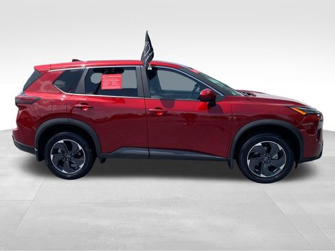 Used 2025 Nissan Rogue SV FWD image 7