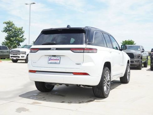 New 2026 Jeep Grand Cherokee Summit AWD/4WD image 9