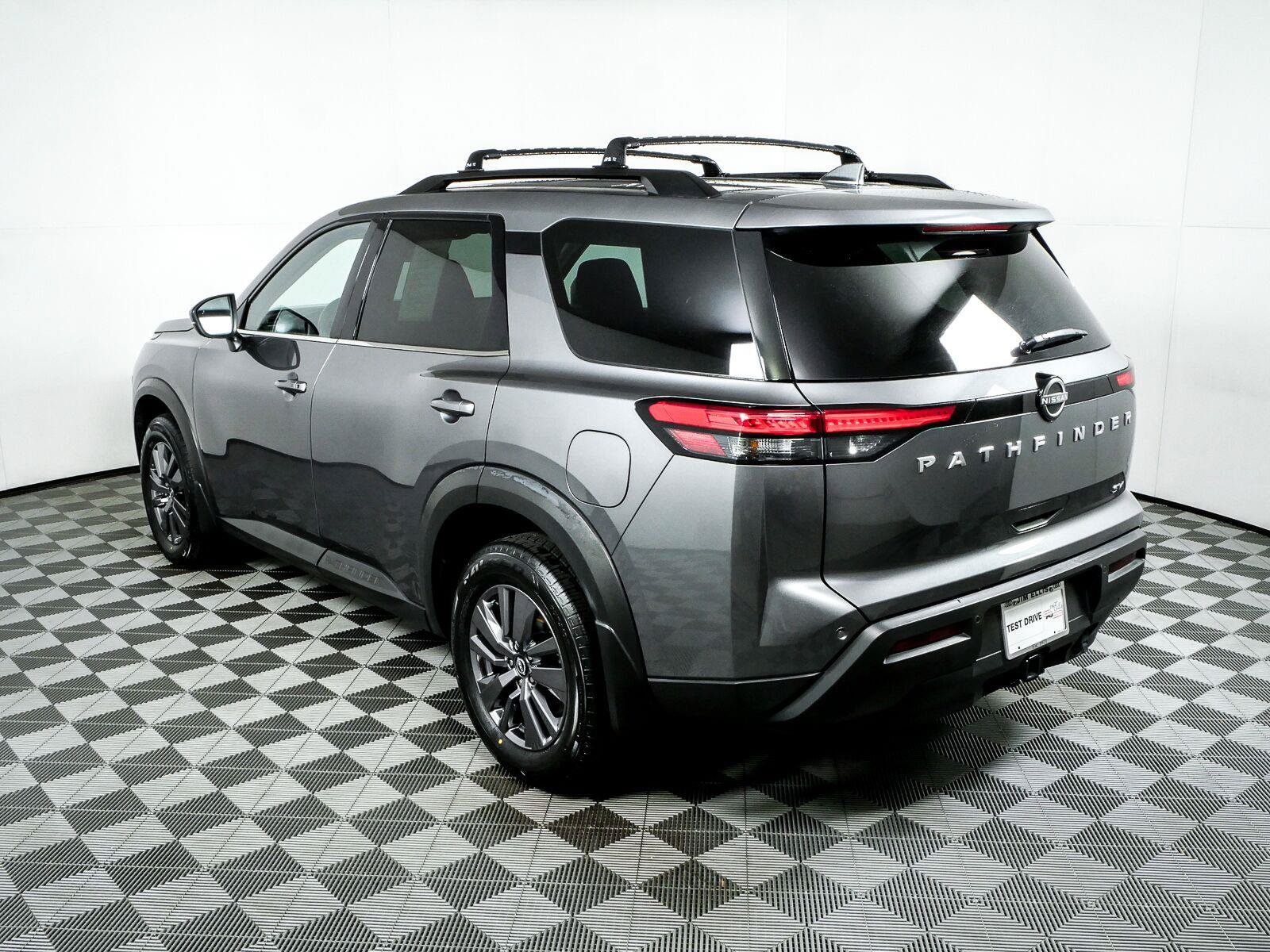 Used 2023 Nissan Pathfinder SV w/ SV Premium Package FWD image 28