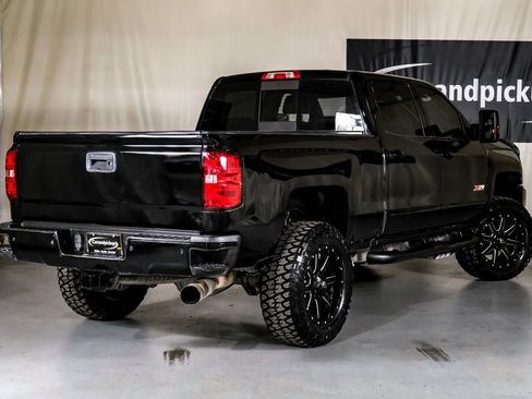 Used 2019 Chevrolet Silverado 2500 LTZ w/ Duramax Plus Package image 5