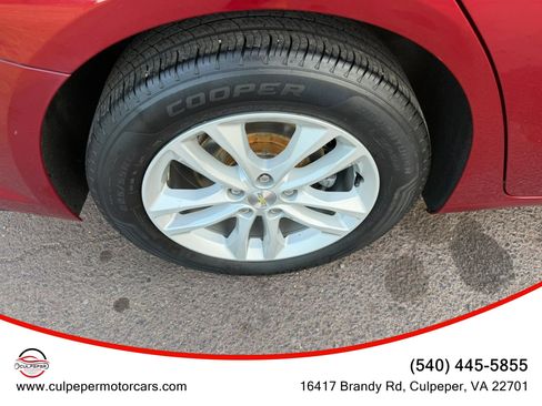 Used 2017 Chevrolet Malibu LT FWD image 25