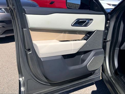 Used 2020 Land Rover Range Rover Velar R-Dynamic S image 21
