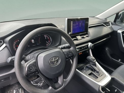 Used 2025 Toyota RAV4 XLE FWD image 27
